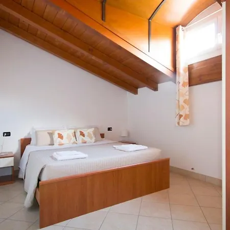 Apartamento Lakeside Attic By Interhome *